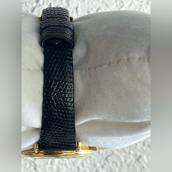 GUCCI vintage 3000.2.L Gucci ladies Watch - Picture 7 of 13